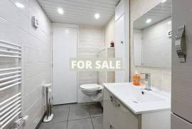 Detached House with Landscaped Garden