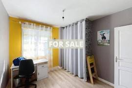 Delightful Cottage Style Property in Popular Village Delightful Cottage Style Property in Popular Village