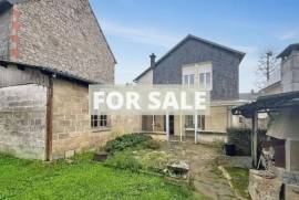 Town House with Neat Garden