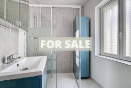 Business Premises with Apartment Above