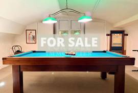 Magnificent Town House in Historic Sector