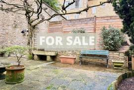 Magnificent Town House in Historic Sector