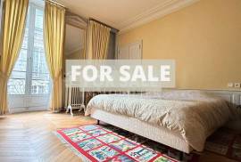 Magnificent Town House in Historic Sector