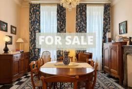 Magnificent Town House in Historic Sector