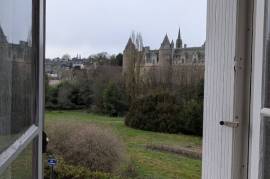 Town House with Garden and Chateau View