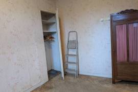 Town House with Garden and Chateau View