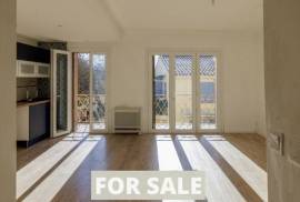 Lovely Villa With Courtyard Garden