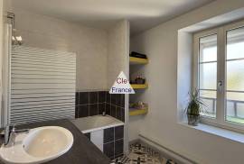 Beautifully Renovated House with Character