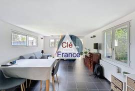 Detached Country House with Lovely Garden