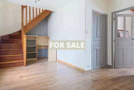 Detached Country House with Outbuilding and a Pond