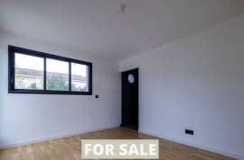 Beautiful New Detached Vila with Garden