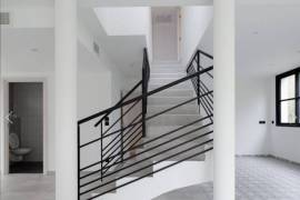 New Build Detached House with Garden