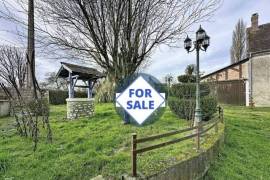 Detached Country House with Outbuilding
