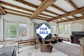 Detached Country House with Outbuilding