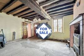 Detached Country House with Outbuilding