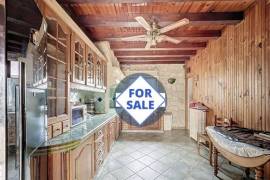 Detached Country House with Outbuilding