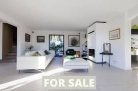 Detached Villa with Infinity Swimming Pool