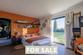 Detached Villa with Infinity Swimming Pool