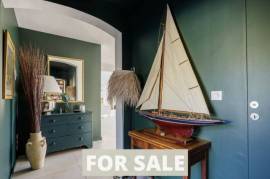 Detached Villa with Infinity Swimming Pool