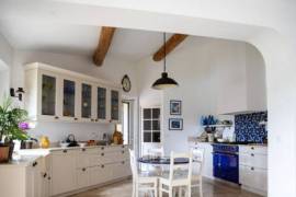 Detached Villa with Swimming Pool