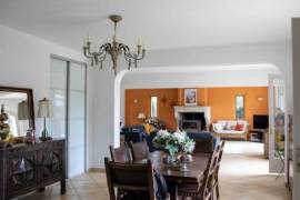 Detached Villa with Swimming Pool