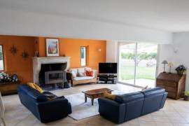 Detached Villa with Swimming Pool