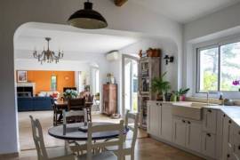 Detached Villa with Swimming Pool