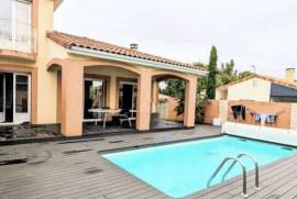 Beautiful Villa with Swimming Pool