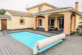 Beautiful Villa with Swimming Pool