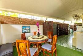 6 Bedroom Pool Villa for Sale - Great Investment Property