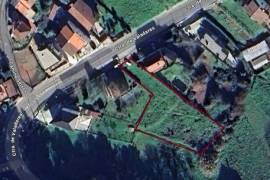 Terreno edificable con licencia para dos chalets en condominio en Valladares (zona Os Seixos)