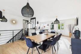 Maison - 6 pièces - 4 chambres