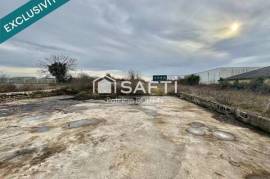 TERRAIN A BÂTIR POUR DU COMMERCIAL OU DE L' INDUSTRIEL A NIORT !