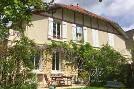 Maison ancienne à 5 mn du RER Vésinet Centre