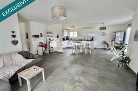 PAVILLON DE PLAIN PIED 3 CHAMBRES DONT UNE SUITE PARENTALE + GARAGE A SAINTE NEOMAYE !