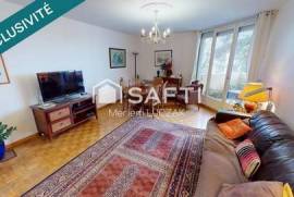 RARE À POISSY – 96 m² lumineux, 3 chambres, terrasse, parking, cave, à deux pas de la gare.