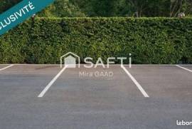 Place centre Castelginest 7000 € l'unité