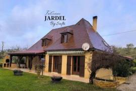 Périgourdine familiale de 143 m² avec dépendances