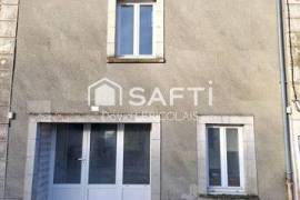 GRAND GARAGE EN PLEIN BOURG