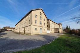 Grand ensemble immobilier de 8000m2 découpable en appartements + parking