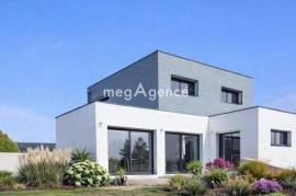 Confort moderne, beaux volumes et 5 chambres : la maison idéale pour votre famille à Kervignac.