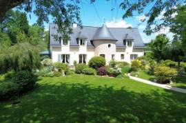 Propriété 12 pièces