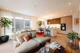 Modern 3-Bedroom Apartment in Bow Green’s Vibrant Community