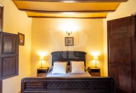 7 Bedrooms - Townhouse - For Sale