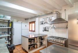 7 Bedrooms - Townhouse - For Sale