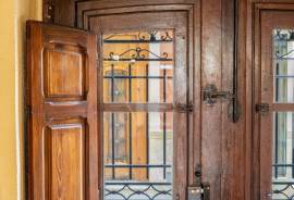 7 Bedrooms - Townhouse - For Sale