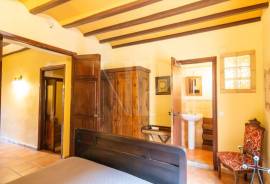 7 Bedrooms - Townhouse - For Sale