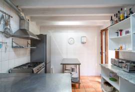 7 Bedrooms - Townhouse - For Sale