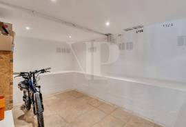 4 Bedrooms - Villa - For Sale