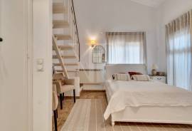 4 Bedrooms - Villa - For Sale